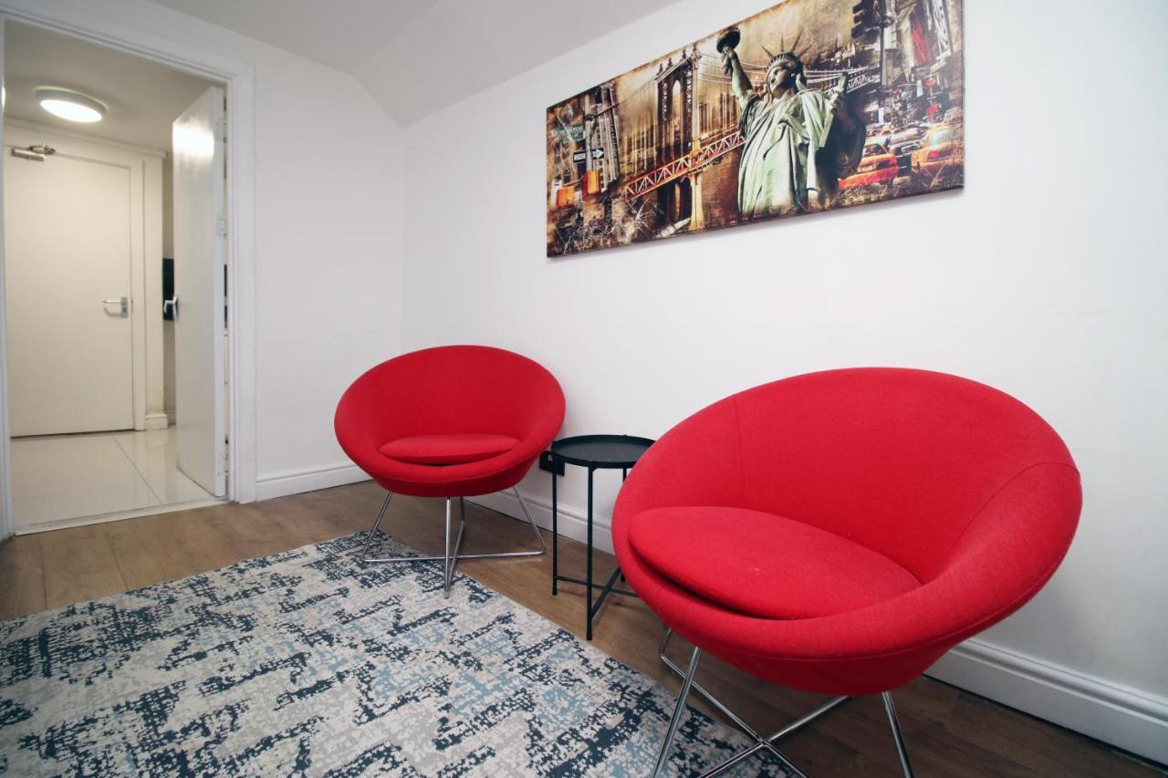 Lovely Studio Flat With Free Parking - Near To City Center Swansea Kültér fotó